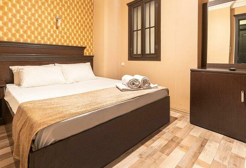 اتاق اکونومی, Pamuk City