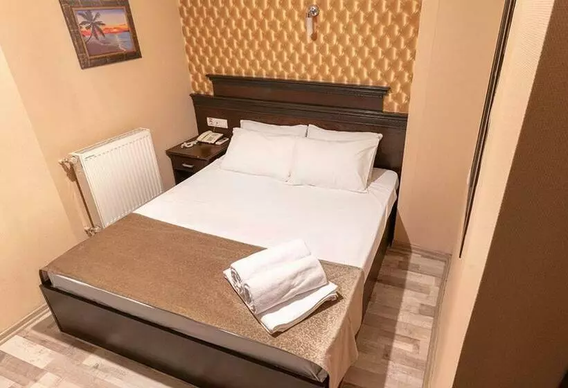 اتاق اکونومی, Pamuk City