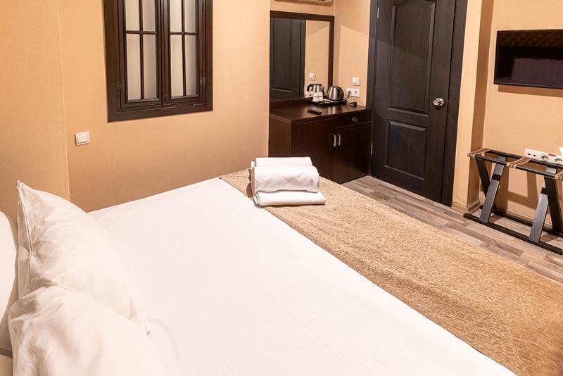 اتاق اکونومی, Pamuk City