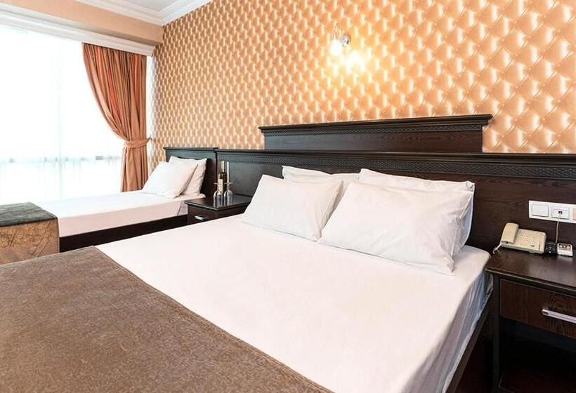 اتاق خانوادگی, Pamuk City