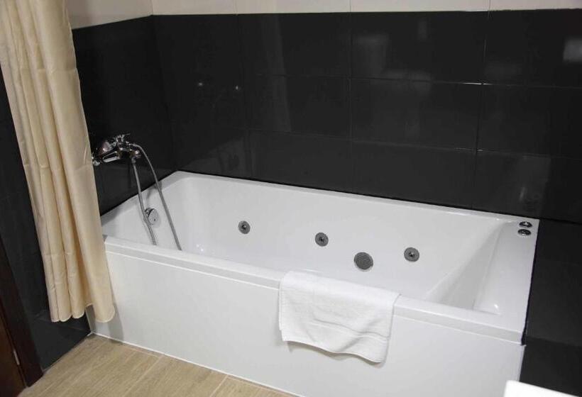 غرفة سوبيريور, Lorenzo