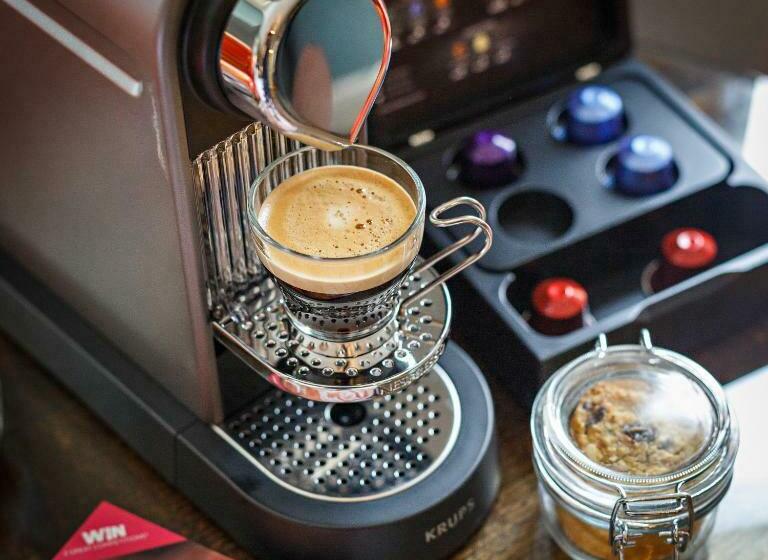 高级套房, The Assembly House