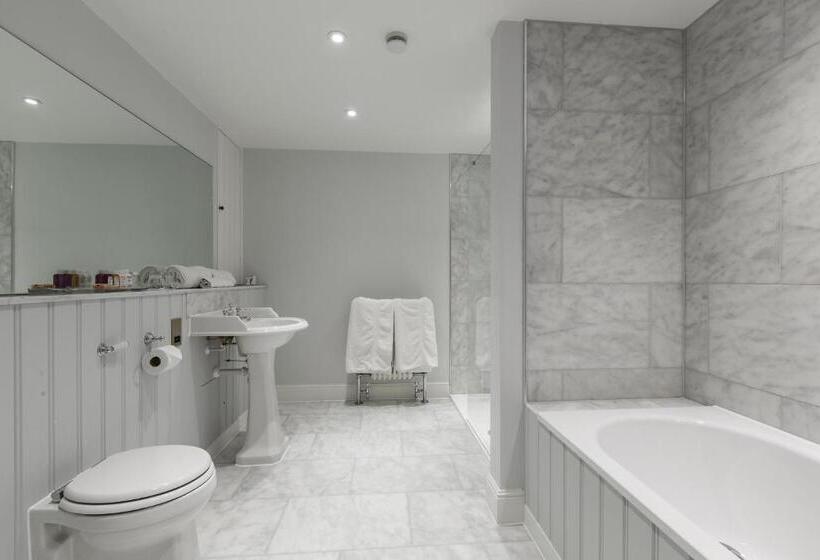 标准间带露台, The Assembly House