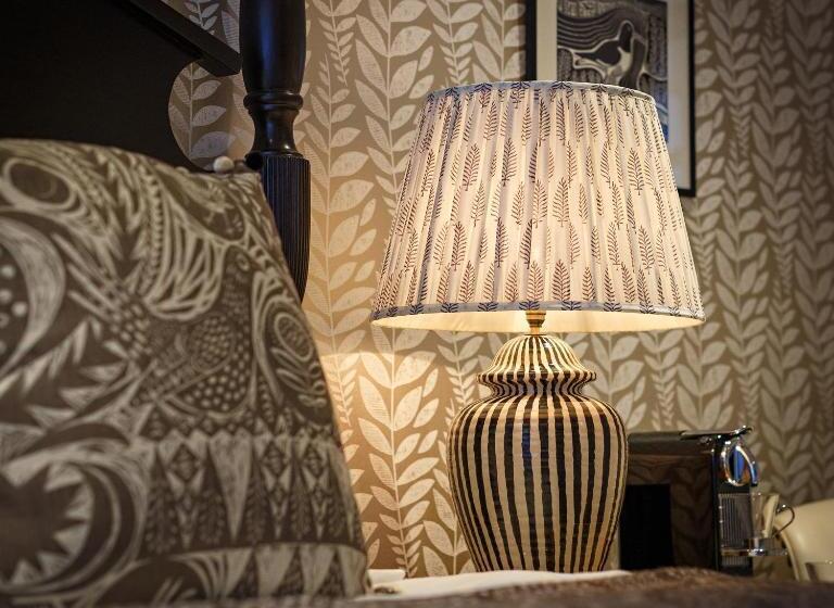 标准间带露台, The Assembly House