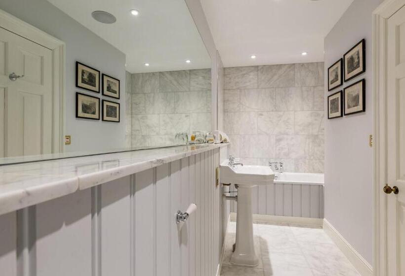 标准间带阳台, The Assembly House