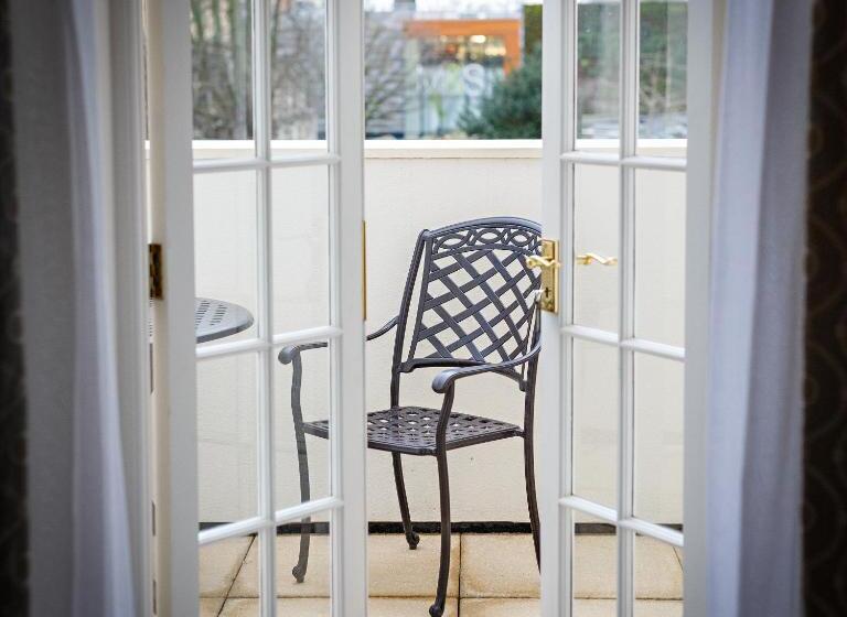 标准间带阳台, The Assembly House