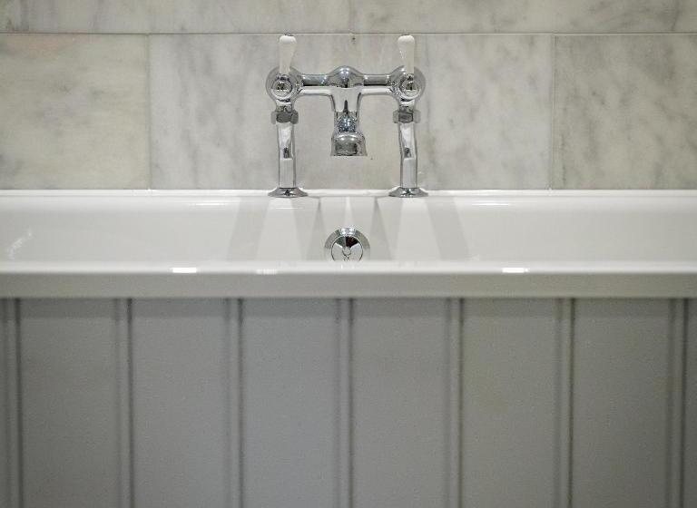 标准间带阳台, The Assembly House