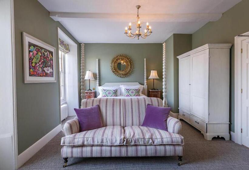 带城市景观的套间, The Assembly House