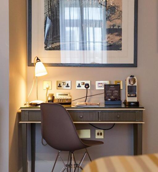 标准间带阳台, The Assembly House