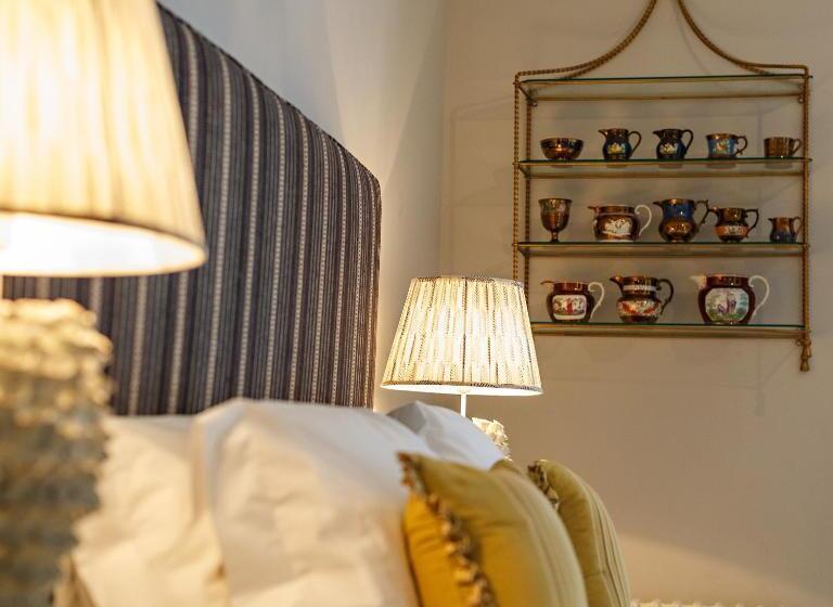 标准间带阳台, The Assembly House