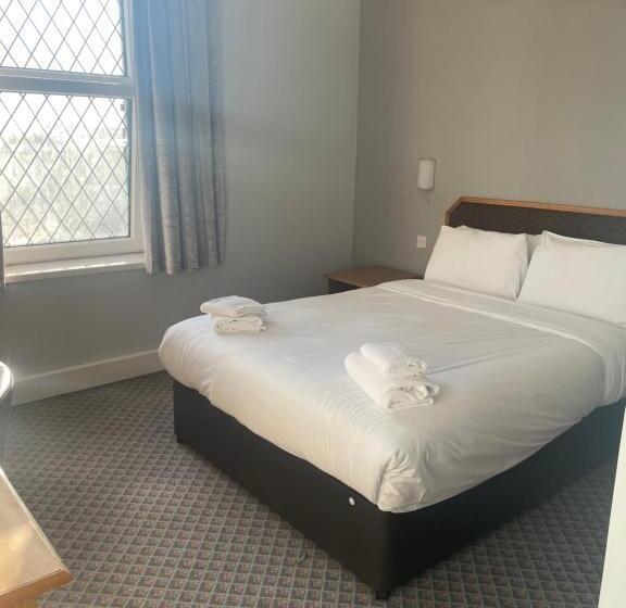 غرفة قياسية, The Grand