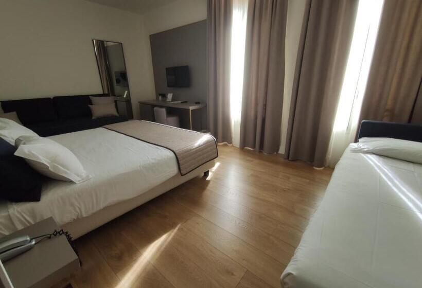 חדר סטנדרט לשלושה, Vittoria Parc