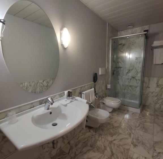 חדר סטנדרט לארבעה, Vittoria Parc