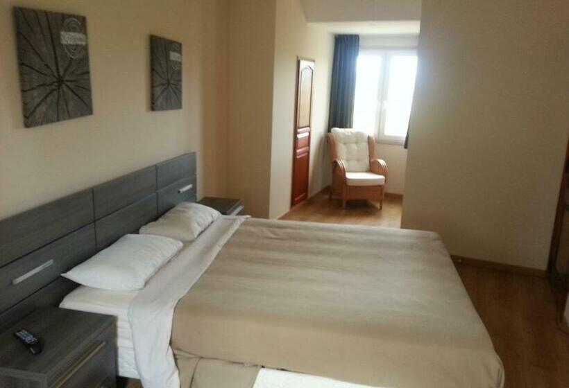 Апартаменты 2 Спальни, Les Belleme Golf   Self Catering Apartments