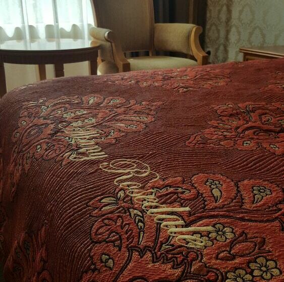 스탠다드 스튜디오, Albany Rosedale Motel