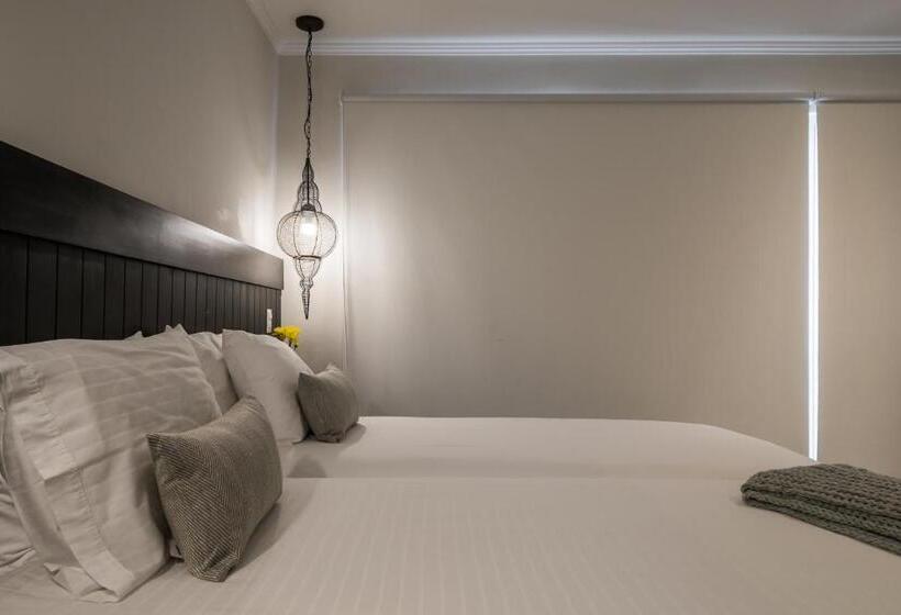 דירת משפחה, Apart Hotel B