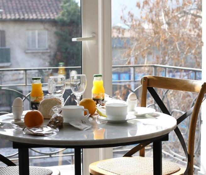 דירת משפחה, Apart Hotel B