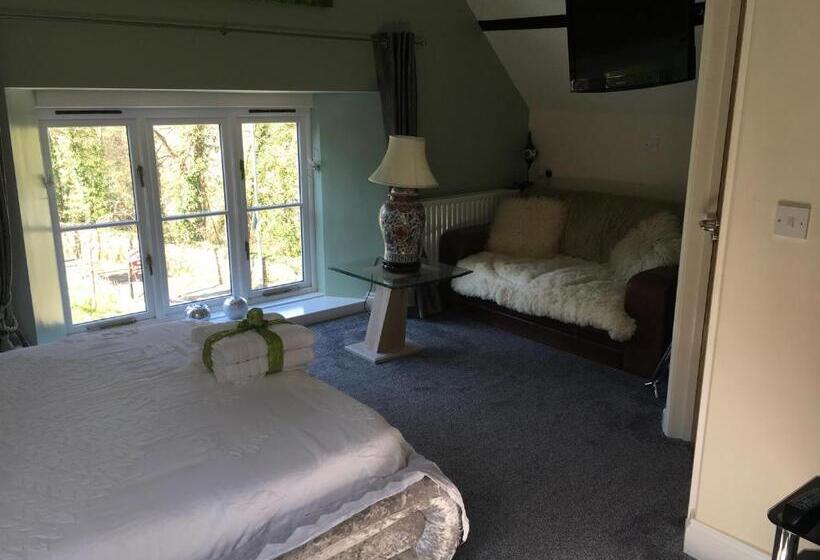Номер Superior Кровать Кинг, Cherrywood Lodge