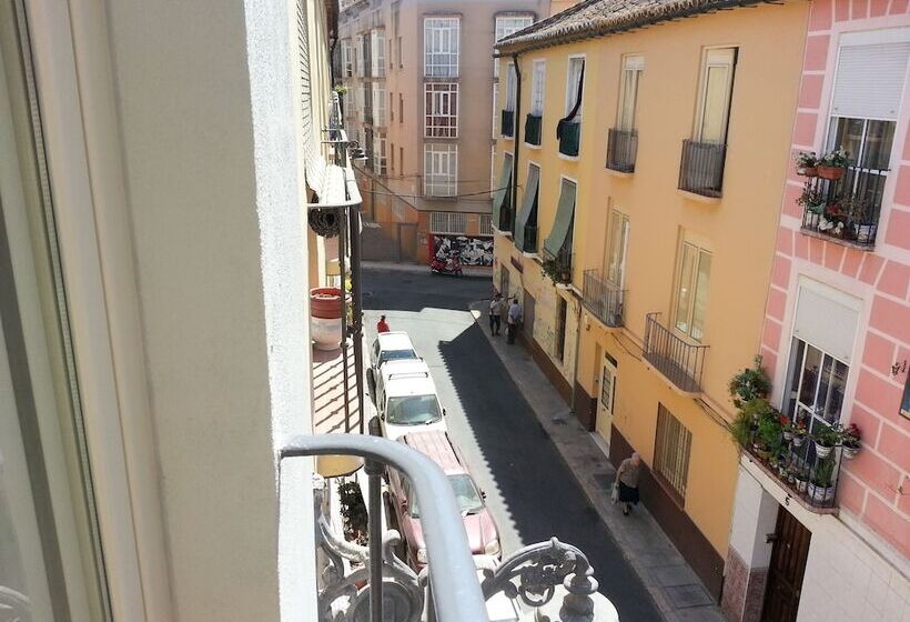 سوییت جونیور با بالکن, La Siesta De Picasso