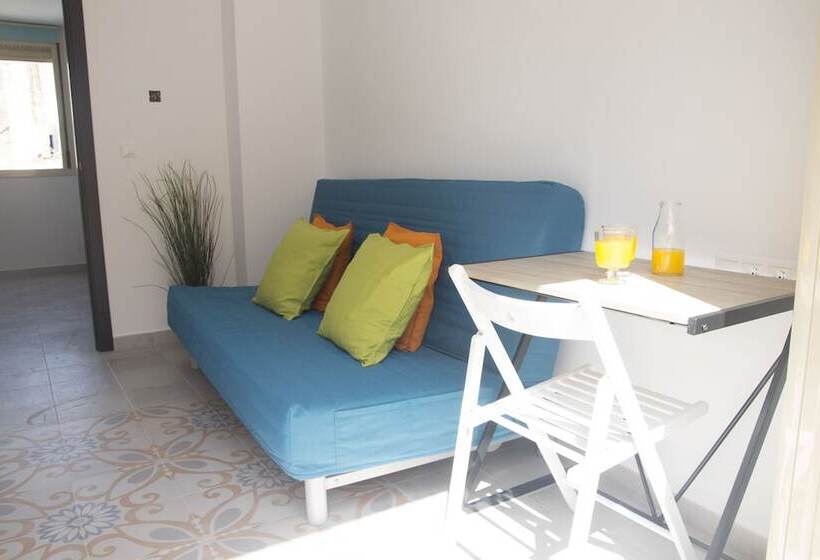 سوییت جونیور با بالکن, La Siesta De Picasso