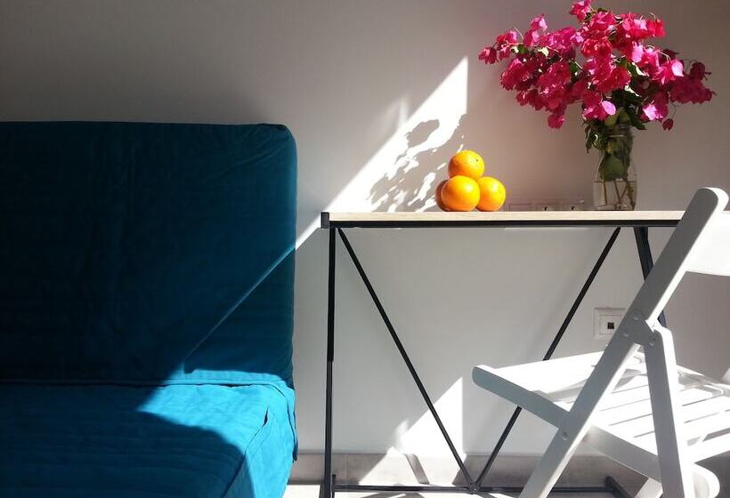 سوییت جونیور با بالکن, La Siesta De Picasso