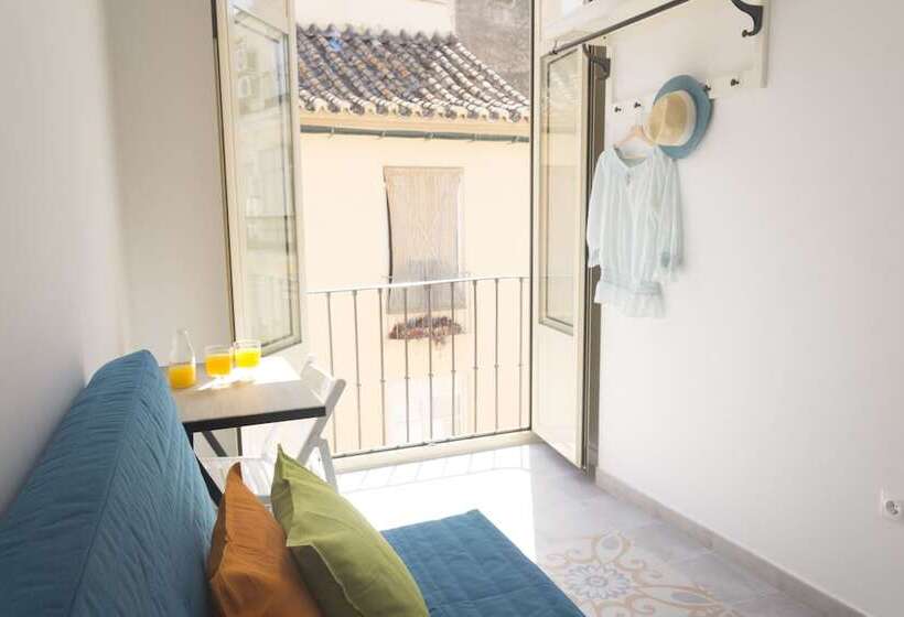 سوییت جونیور با بالکن, La Siesta De Picasso