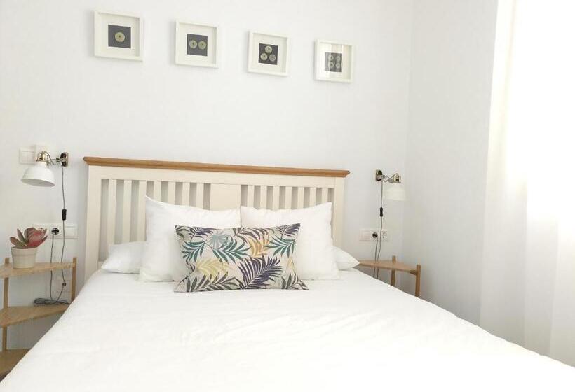 سوییت جونیور با بالکن, La Siesta De Picasso