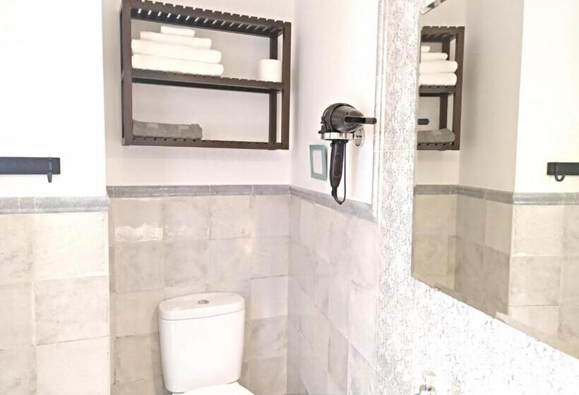 سوییت جونیور با بالکن, La Siesta De Picasso