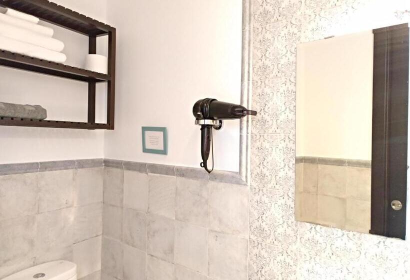 سوییت جونیور با بالکن, La Siesta De Picasso