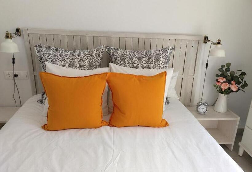 اتاق استاندارد با بالکن, La Siesta De Picasso