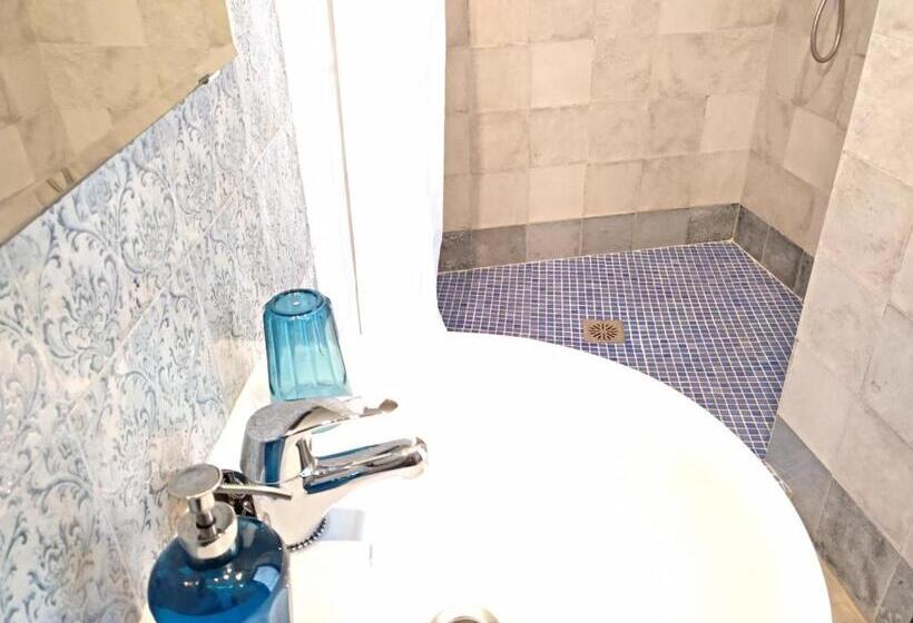 سوییت جونیور با بالکن, La Siesta De Picasso