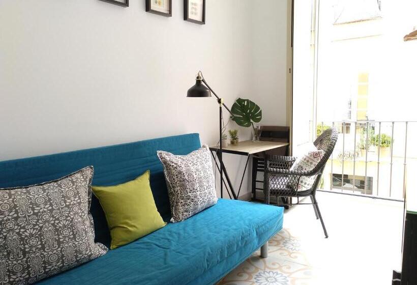 سوییت جونیور با بالکن, La Siesta De Picasso