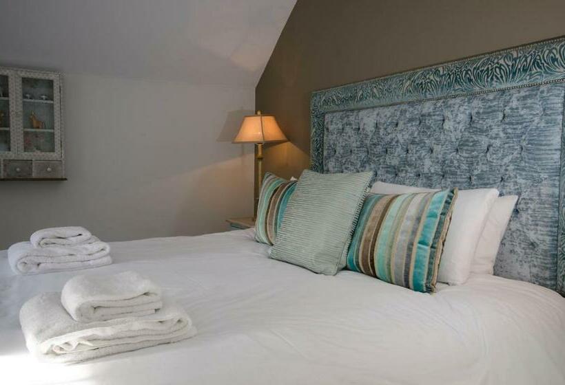 Quarto Familiar, The Dog At Wingham