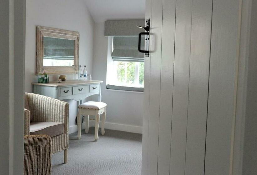 Quarto Familiar, The Dog At Wingham