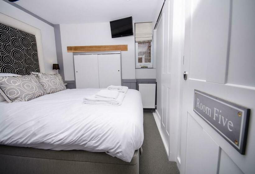 Quarto Basic, The Dog At Wingham