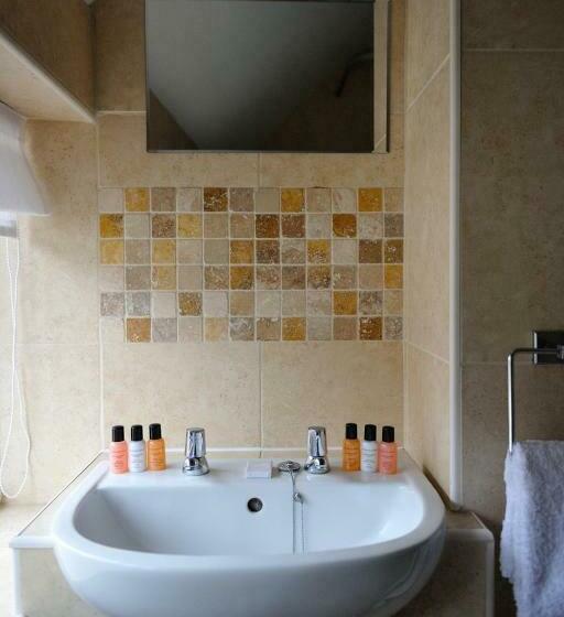 Quarto Familiar, The Dog At Wingham