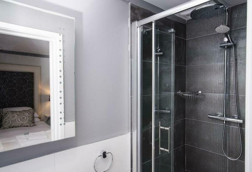 Quarto Basic, The Dog At Wingham