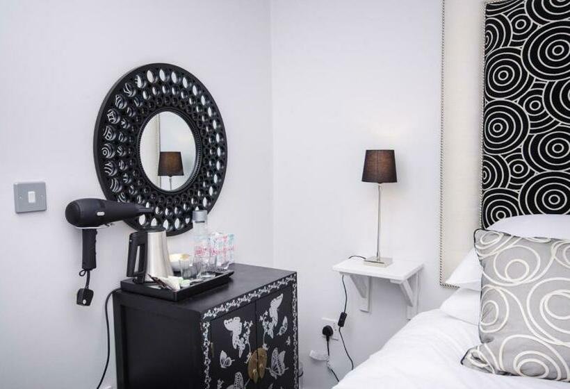 Quarto Basic, The Dog At Wingham