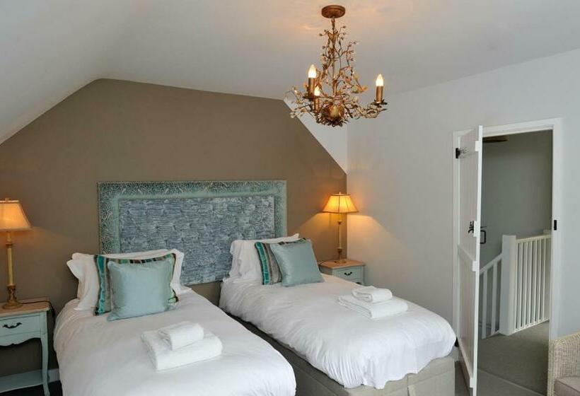 Quarto Familiar, The Dog At Wingham