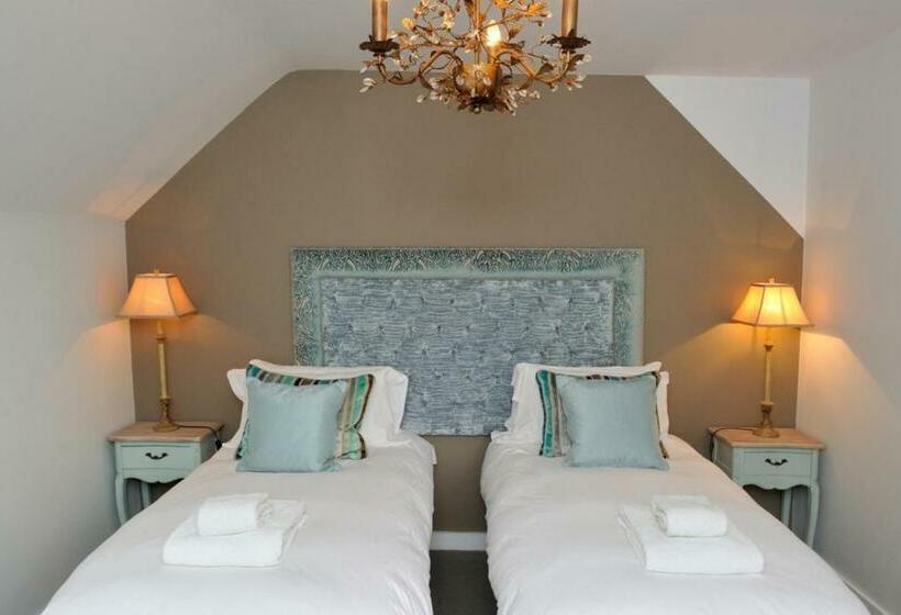 Quarto Familiar, The Dog At Wingham