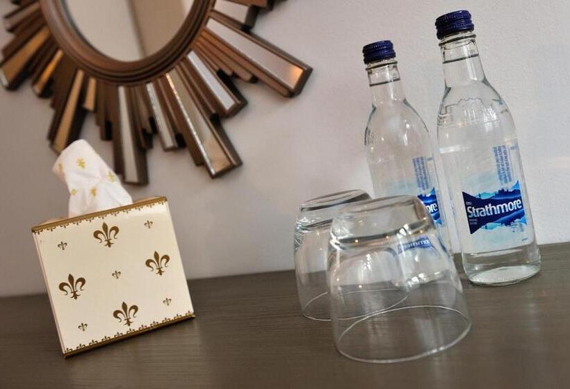 Suíte Júnior, The Dog At Wingham