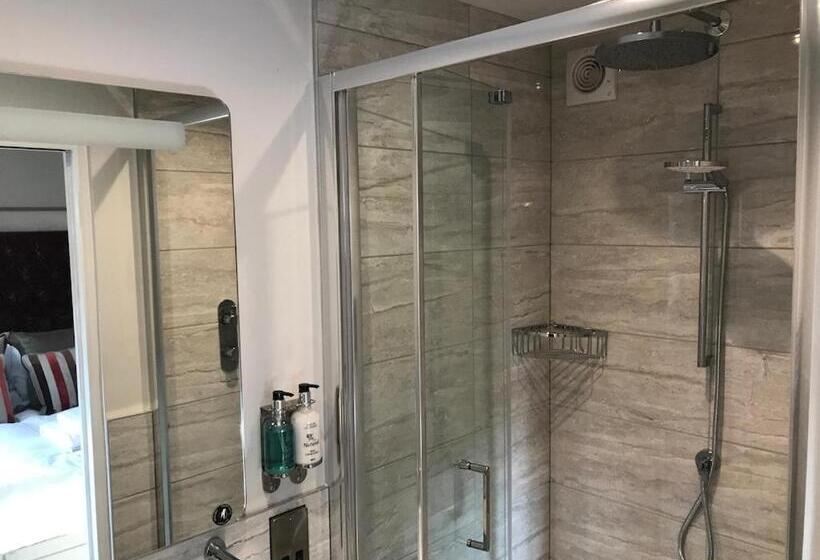 Suíte Júnior, The Dog At Wingham