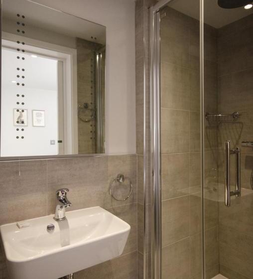 Quarto Estandar, The Dog At Wingham