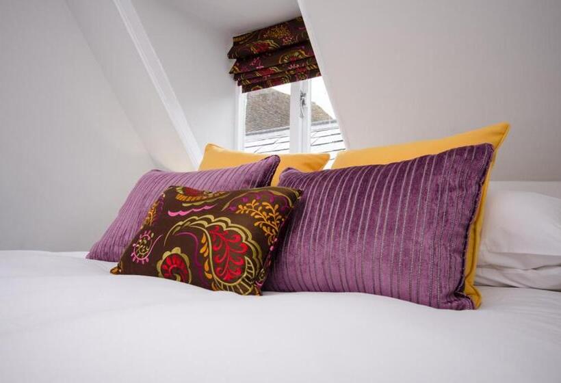 Quarto Estandar, The Dog At Wingham