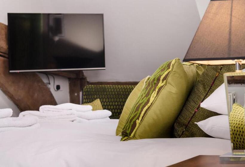 Júnior Suíte Cama King, The Dog At Wingham