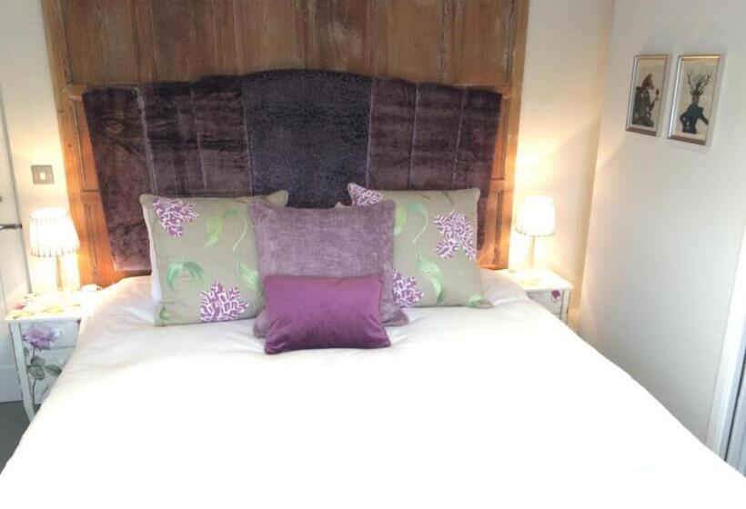 Quarto Estandar Cama King, The Dog At Wingham