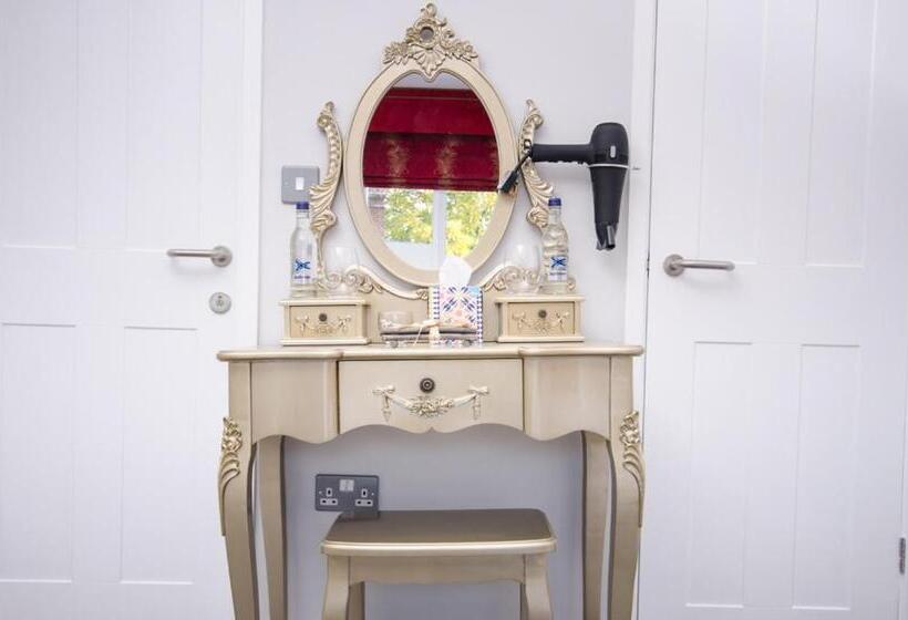 Quarto Superior, The Dog At Wingham