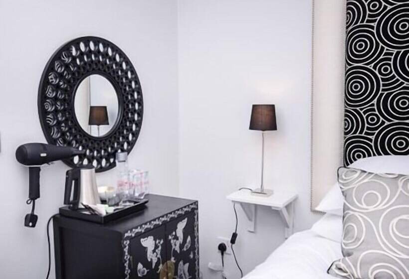 Quarto Basic, The Dog At Wingham