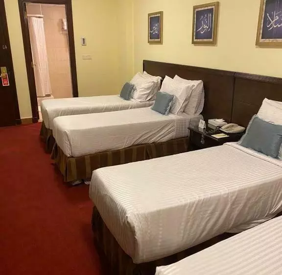 اتاق استاندارد چهار تخته, Plaza Inn Ohud