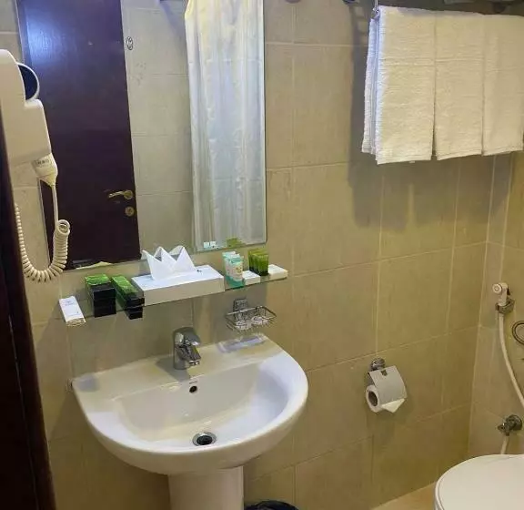 اتاق استاندارد چهار تخته, Plaza Inn Ohud
